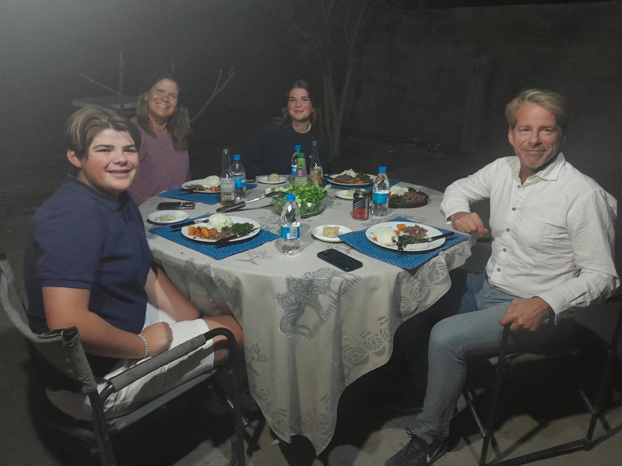 Golentle Home Stay Маун Екстериор снимка